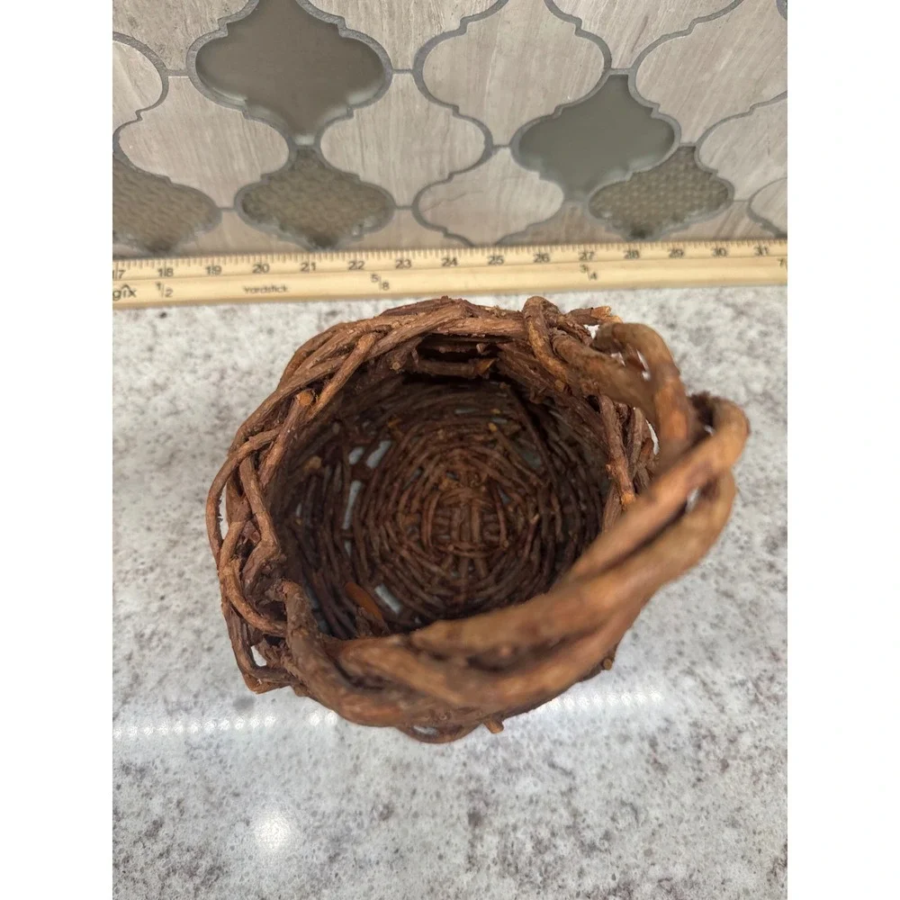 Rustic Grapevine Twig Basket Hand Woven Primitive Farmhouse Decor‎ Brown 8 Inch